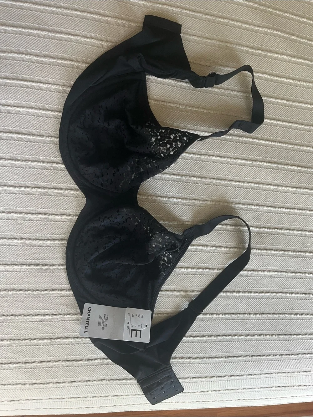 Chantelle underwire bra size 38DD